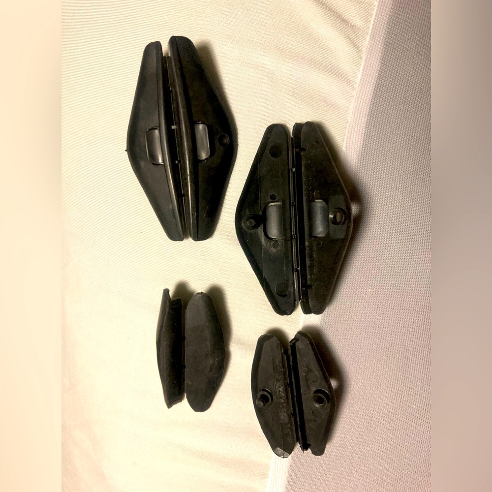 General Motors plastic window guide clips